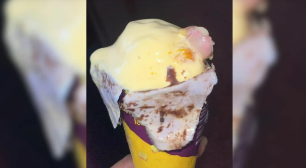 FInger inside icecreame